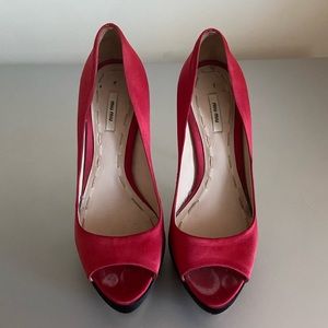 Miu miu open toe heels size 35 condition 3/10